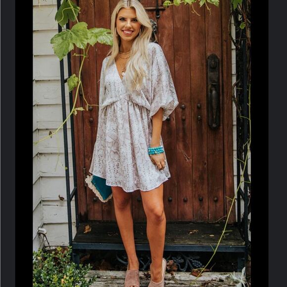 Tyche Dresses & Skirts - SNAKE PRINT DRESS Riviera Road' Size Large open back Easter